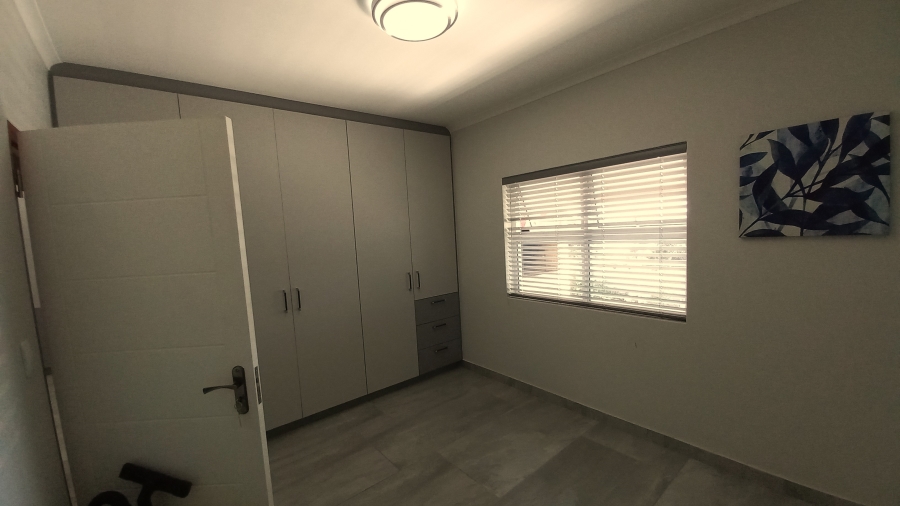 3 Bedroom Property for Sale in Kleinkoornhuis Western Cape
